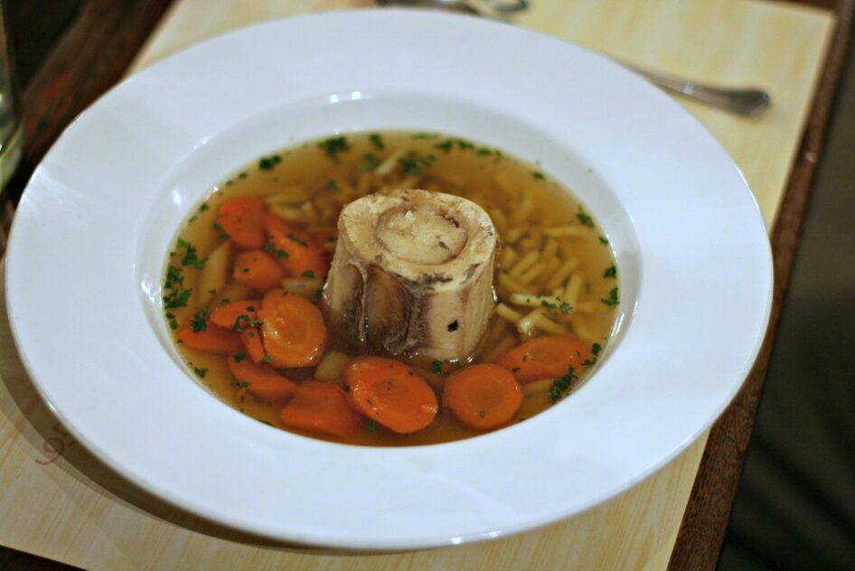 Husleves with bone marrow_Taste Hungary